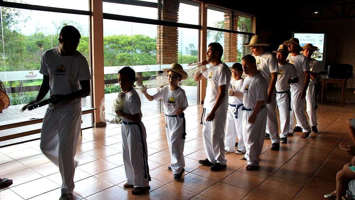 Apae de Nova Veneza recebe veiculo Van adaptado para transporte dos alunos 6 IMG_7476