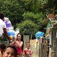 Voluntários realizam ação social no bairro Bortolotto