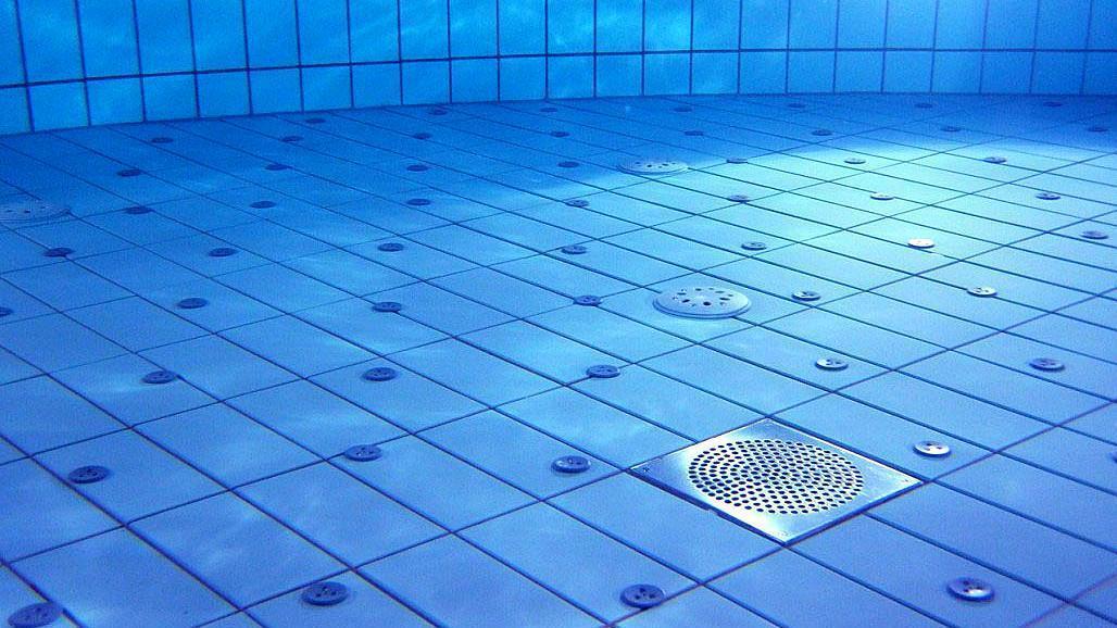 Regulamentada lei de segurança em piscinas catarinenses