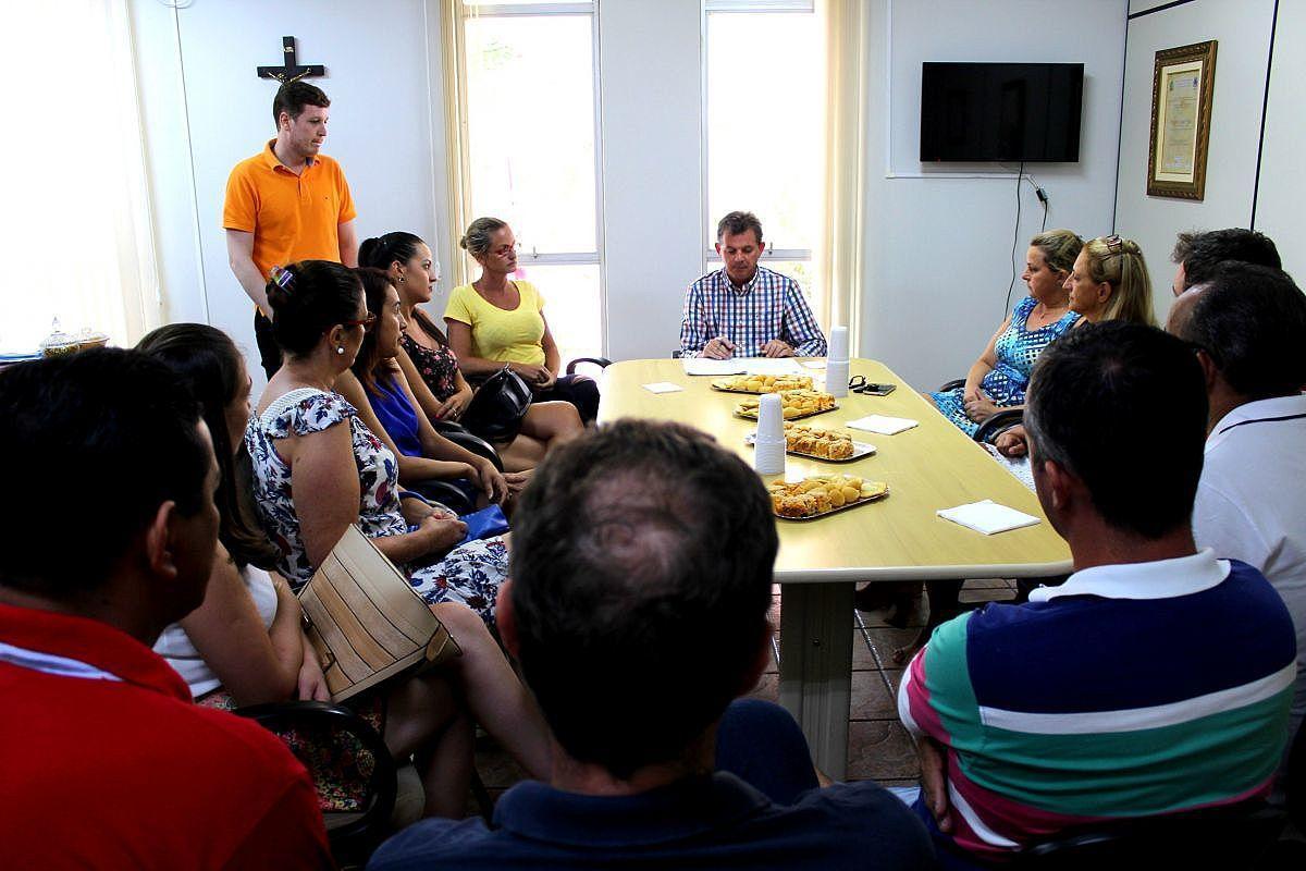 Ordem de Serviço para reforma do Centro Comunitário é entregue nesta quarta-feira 2 IMG_8121