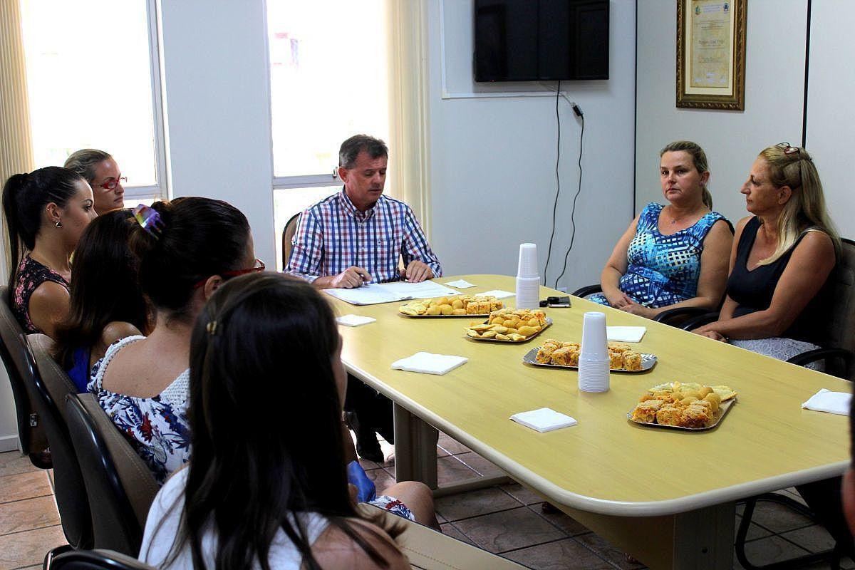 Ordem de Serviço para reforma do Centro Comunitário é entregue nesta quarta-feira 3 IMG_8123
