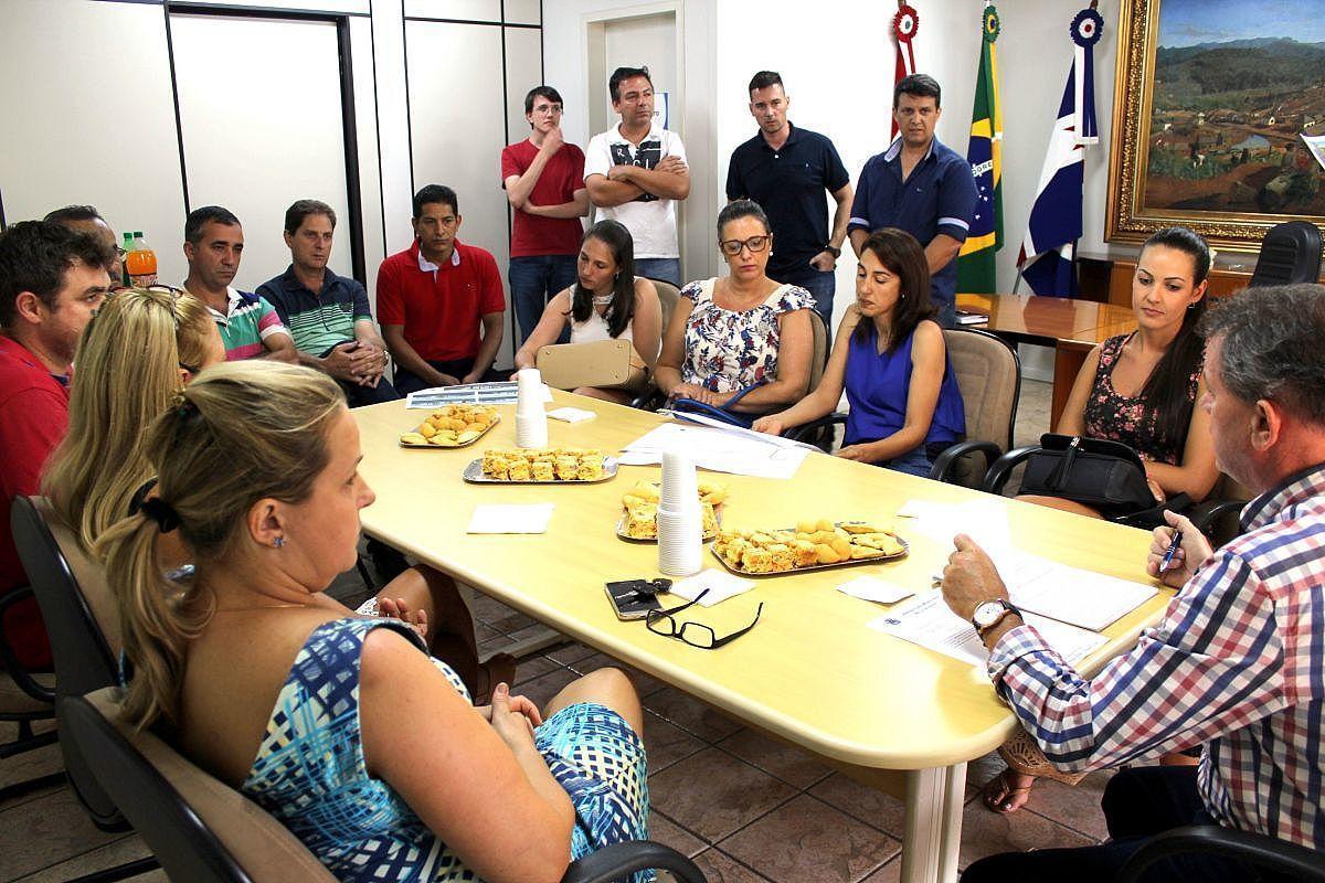 Ordem de Serviço para reforma do Centro Comunitário é entregue nesta quarta-feira 4 IMG_8125