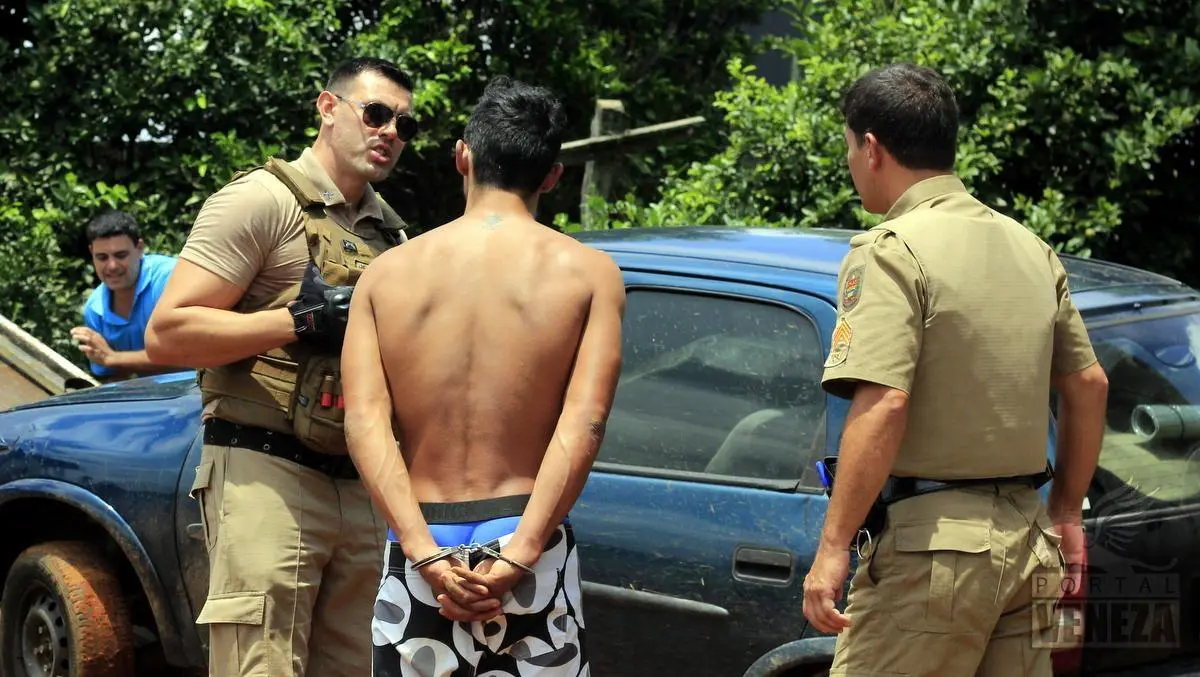 Polícia Militar prende no Caravaggio homem com carro furtado
