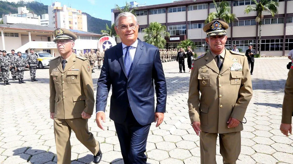 Governador empossa novo comandante-geral da Polícia Militar de SC