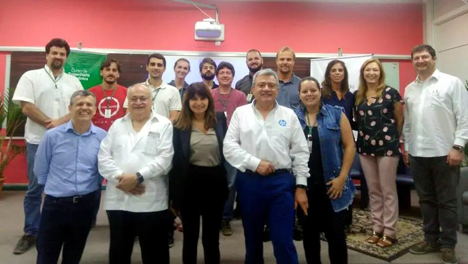 Diretor da HP Latino Americana visita Unesc para consolidar projeto da área de Engenharia 