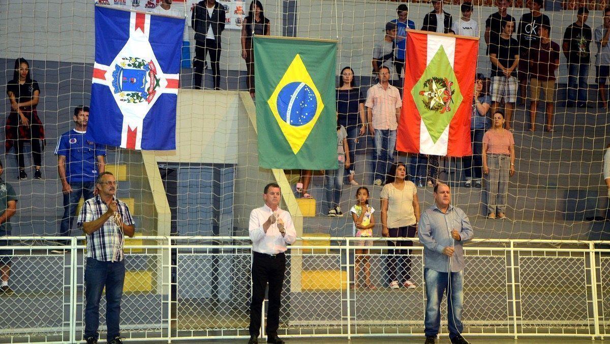 Abertura oficial do JEVS reúne representantes de escolas e homenageados em Nova Veneza 2 v (42)