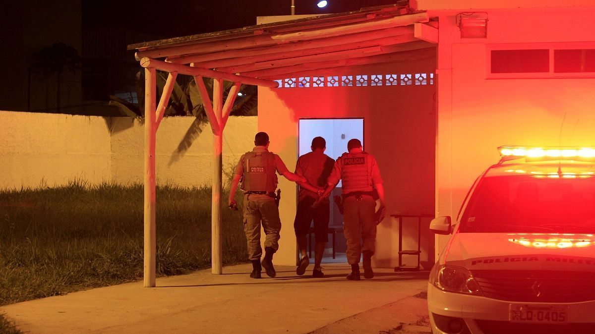 Policial fica ferido após ser atropelado em blitz no Centro 1 _MG_6722