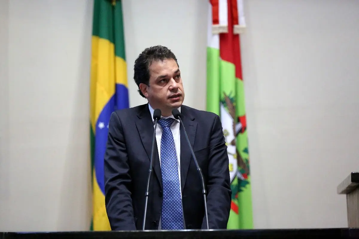 Deputado Rodrigo Minotto critica lentidão para revitalizar Rodovia Jorge Lacerda