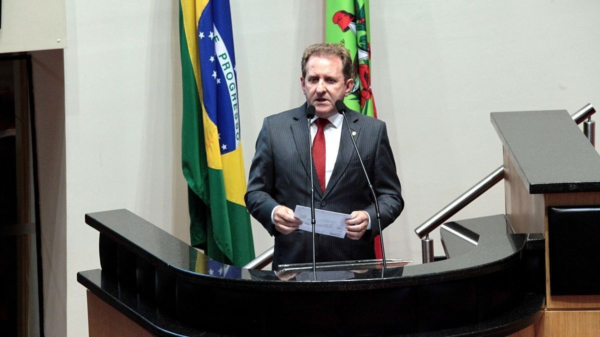 Frente Parlamentar vai fiscalizar programas do Governo 1 fotonoticia_140318plenrioSS36