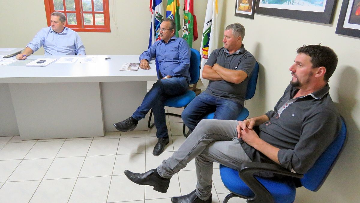 Em Nova Veneza vereadores cobram da Casan soluções para falta de água no São Bento Baixo 1 IMG_0147