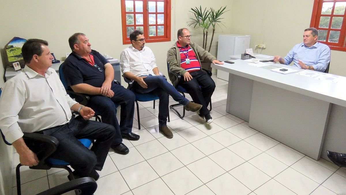 Em Nova Veneza vereadores cobram da Casan soluções para falta de água no São Bento Baixo 2 IMG_0149