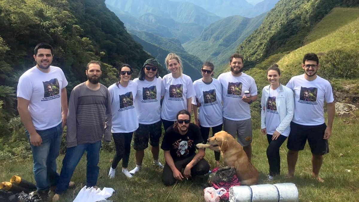 A felicidade só é real quando é compartilhada 1 Image.png
