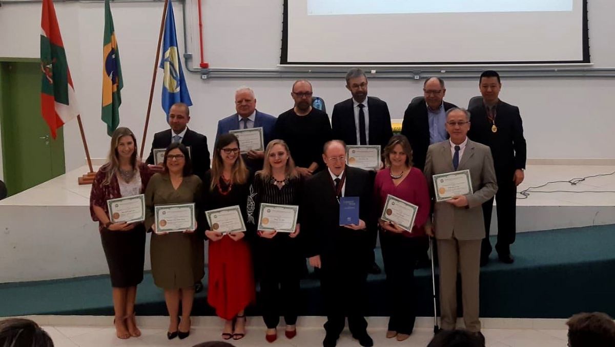 Pesquisadora da Unesc é homenageada pela Academia de Ciências Farmacêuticas do Brasil 4 homenagem (5)
