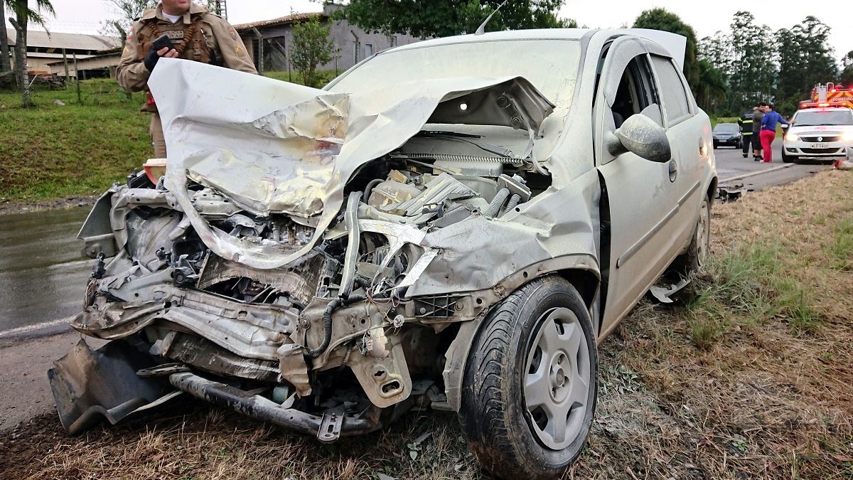 Dirigindo na contramão, motorista causa acidente na NVA-150 2 DSC_0266