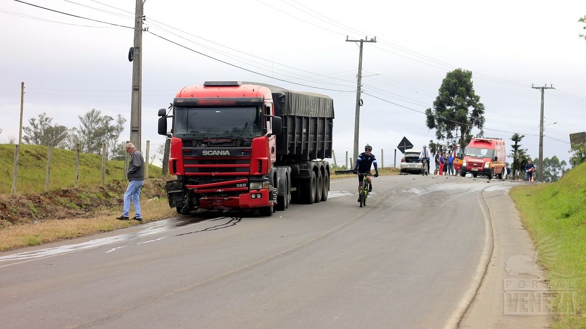 Dirigindo na contramão, motorista causa acidente na NVA-150 8 _MG_7187
