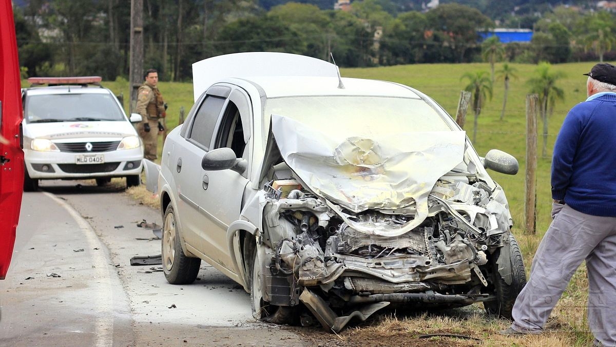Dirigindo na contramão, motorista causa acidente na NVA-150 5 _MG_7191