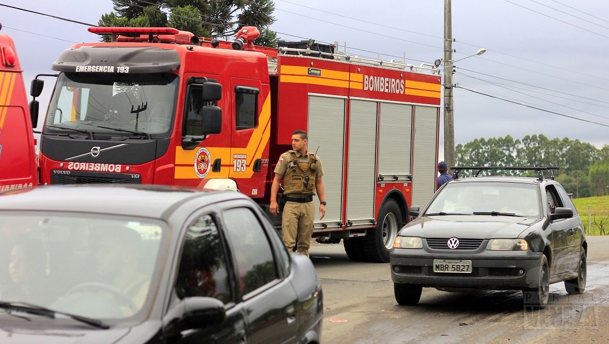 Dirigindo na contramão, motorista causa acidente na NVA-150 13 _MG_7200