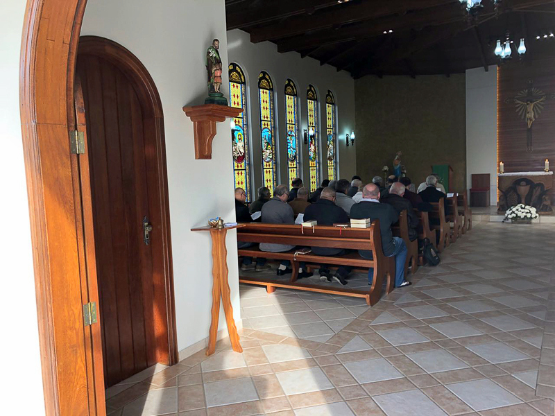 Padres celebram manhã de oração 1 capela (11)