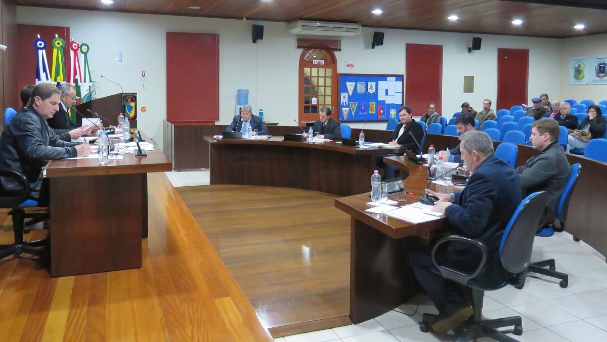 Vereadores realizam 19ª sessão ordinária na Casa Legislativa de Nova Veneza 2 IMG_0383