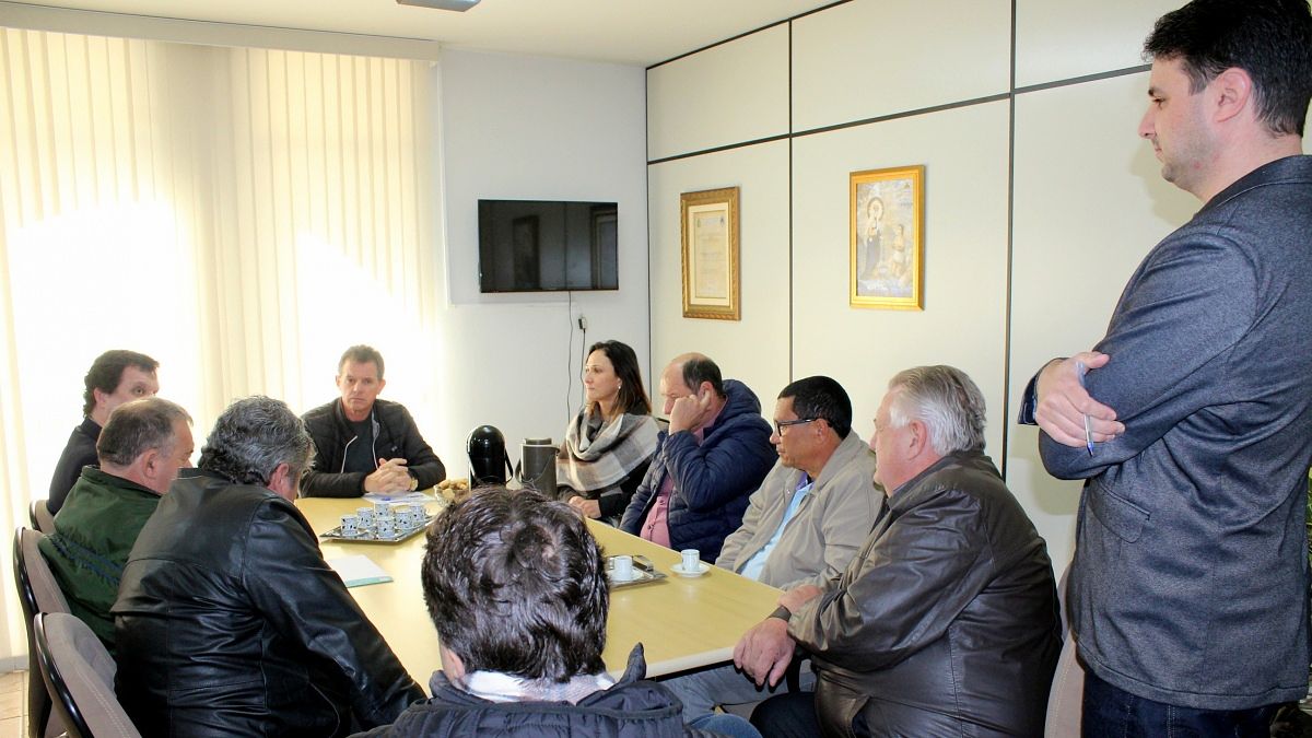 Presidente da Casan garante rede de água tratada para o Picadão e São Bento Alto  2 IMG_0634