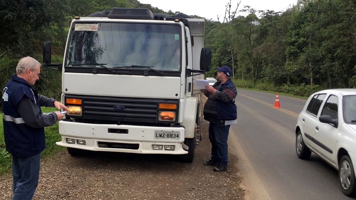 Blitz em Nova Veneza registra alto índice de veículos transportando mercadoria sem nota fiscal 2 Blitz em Nova Veneza registra alto índice de veículos transportando mercadoria sem nota fiscal