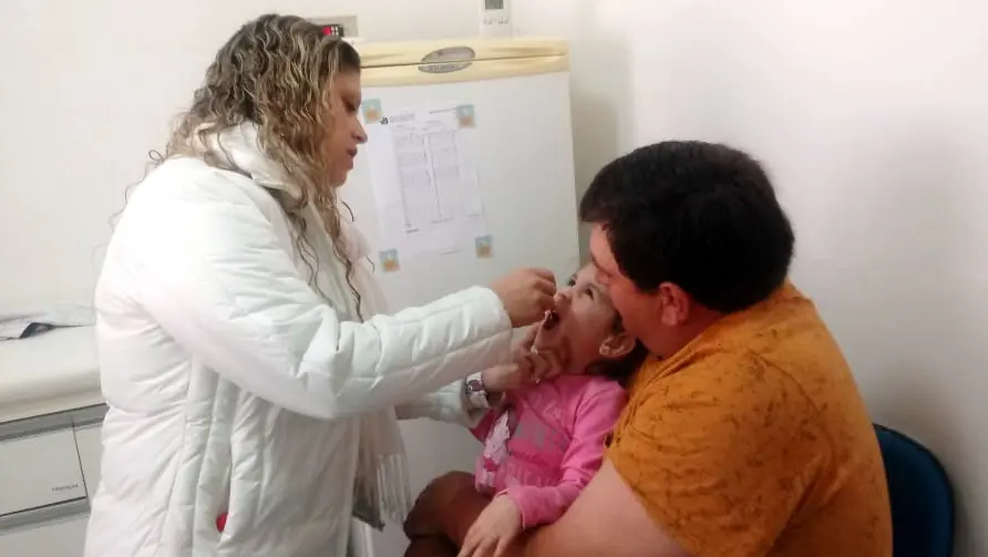 Unidades de Saúde têm horário estendido para vacinação contra pólio e sarampo nesta segunda e terça
