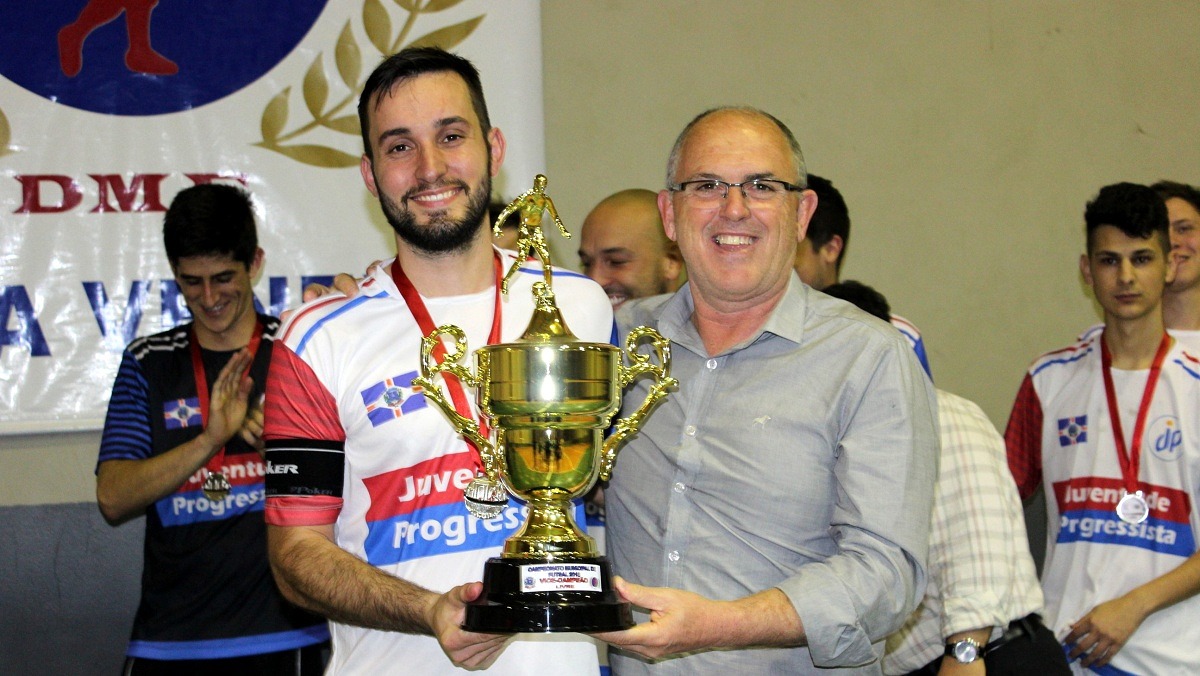 Amigos do Velhinho é campeão do Municipal de Futsal 3 Amigos do Velhinho é campeão do Municipal de Futsal