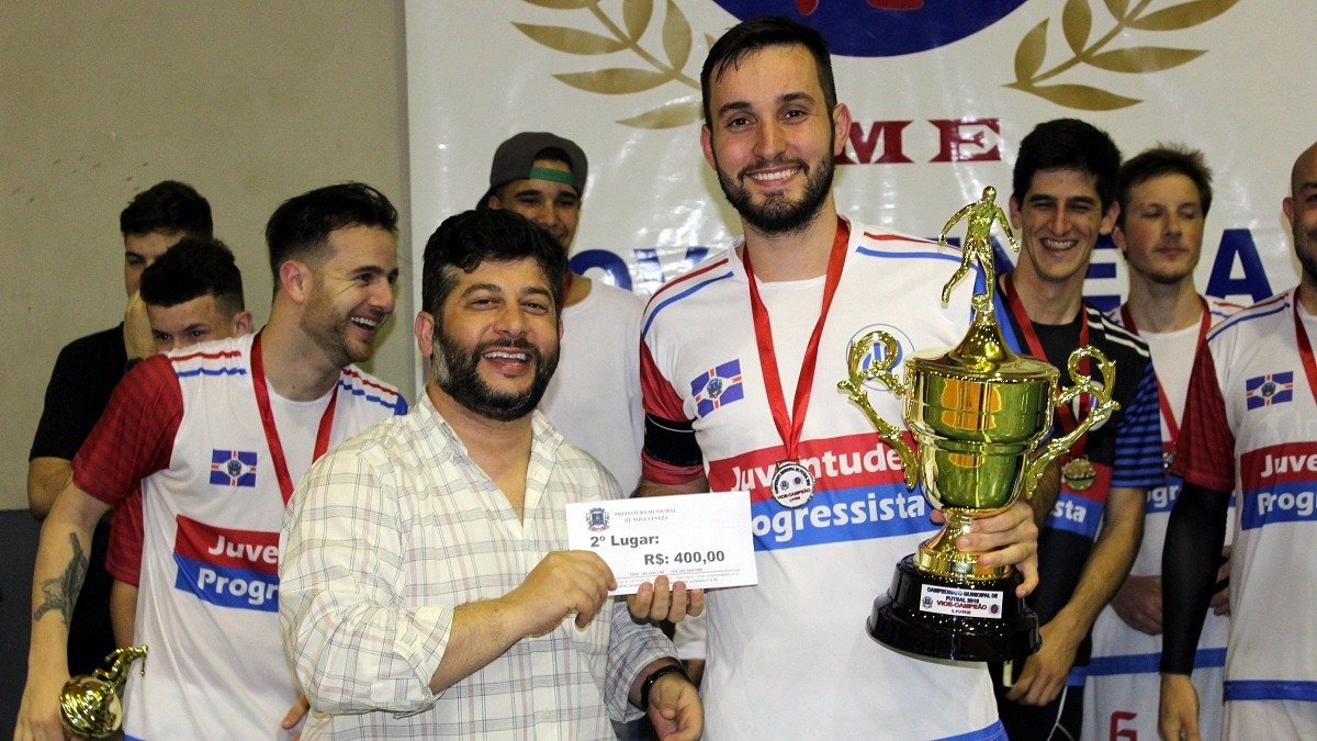 Amigos do Velhinho é campeão do Municipal de Futsal 4 Amigos do Velhinho é campeão do Municipal de Futsal
