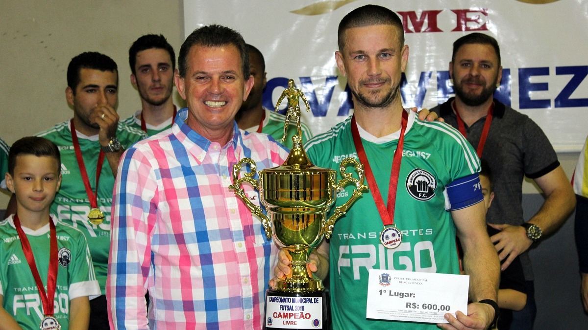 Amigos do Velhinho é campeão do Municipal de Futsal 7 Amigos do Velhinho é campeão do Municipal de Futsal