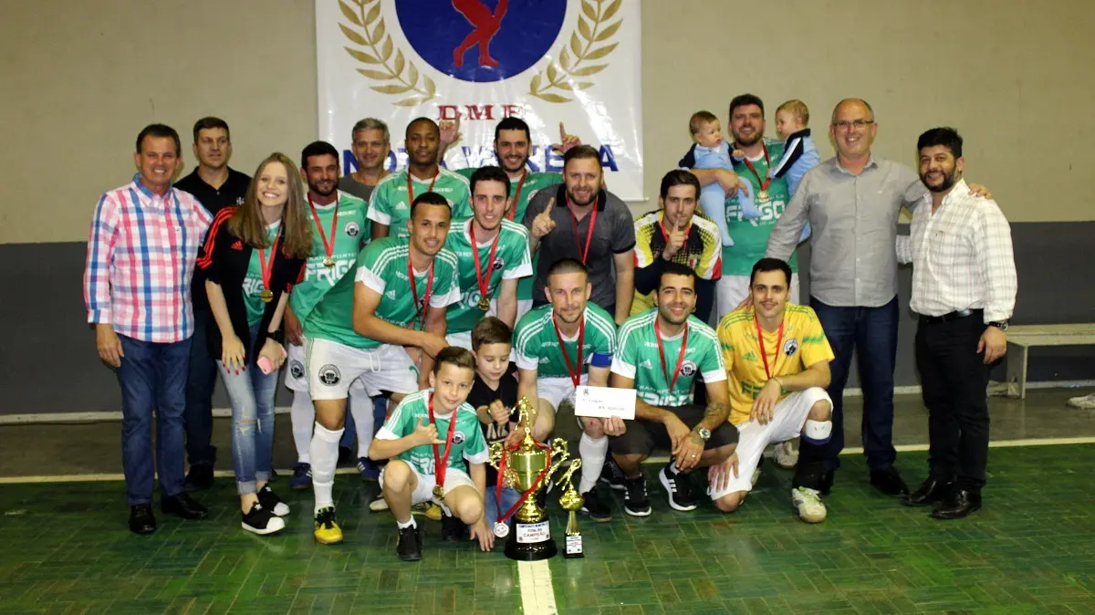 Amigos do Velhinho é campeão do Municipal de Futsal