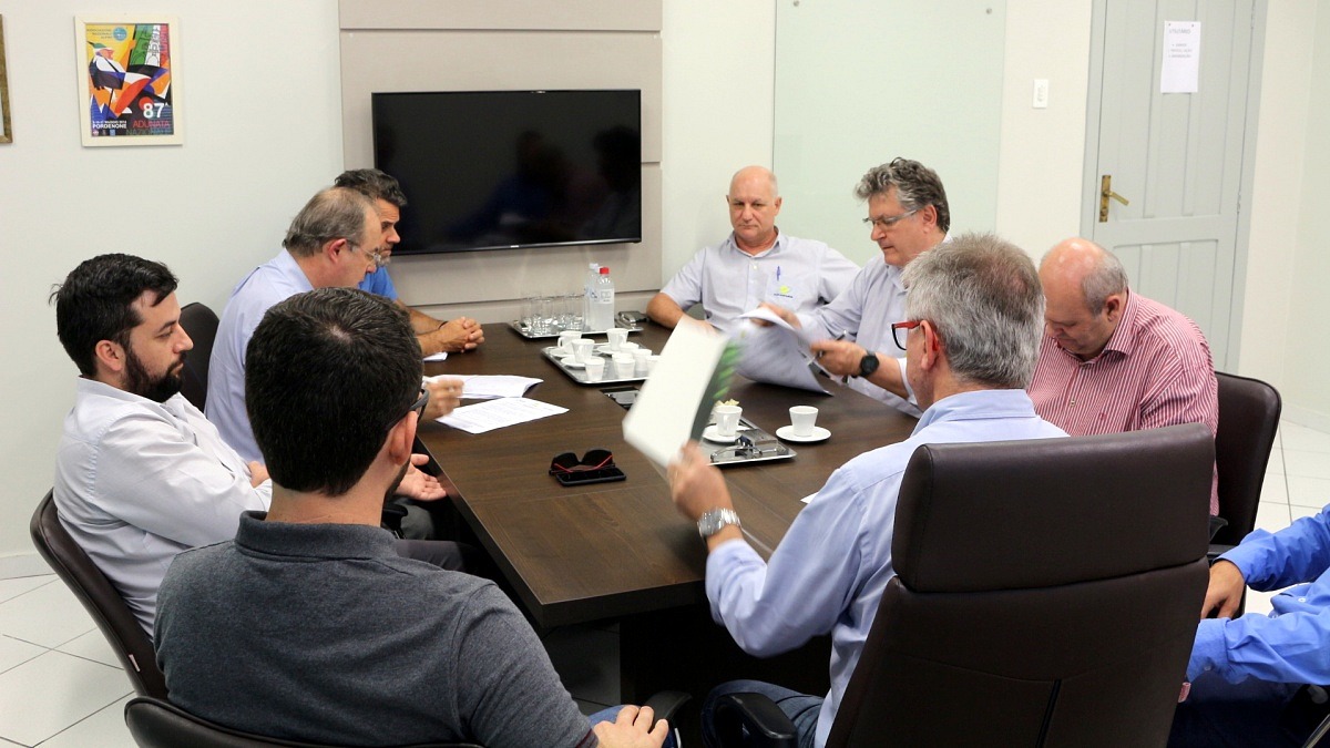 Cermoful, Coopera e Satc assinam convênio 4 Cermoful, Coopera e Satc assinam convênio