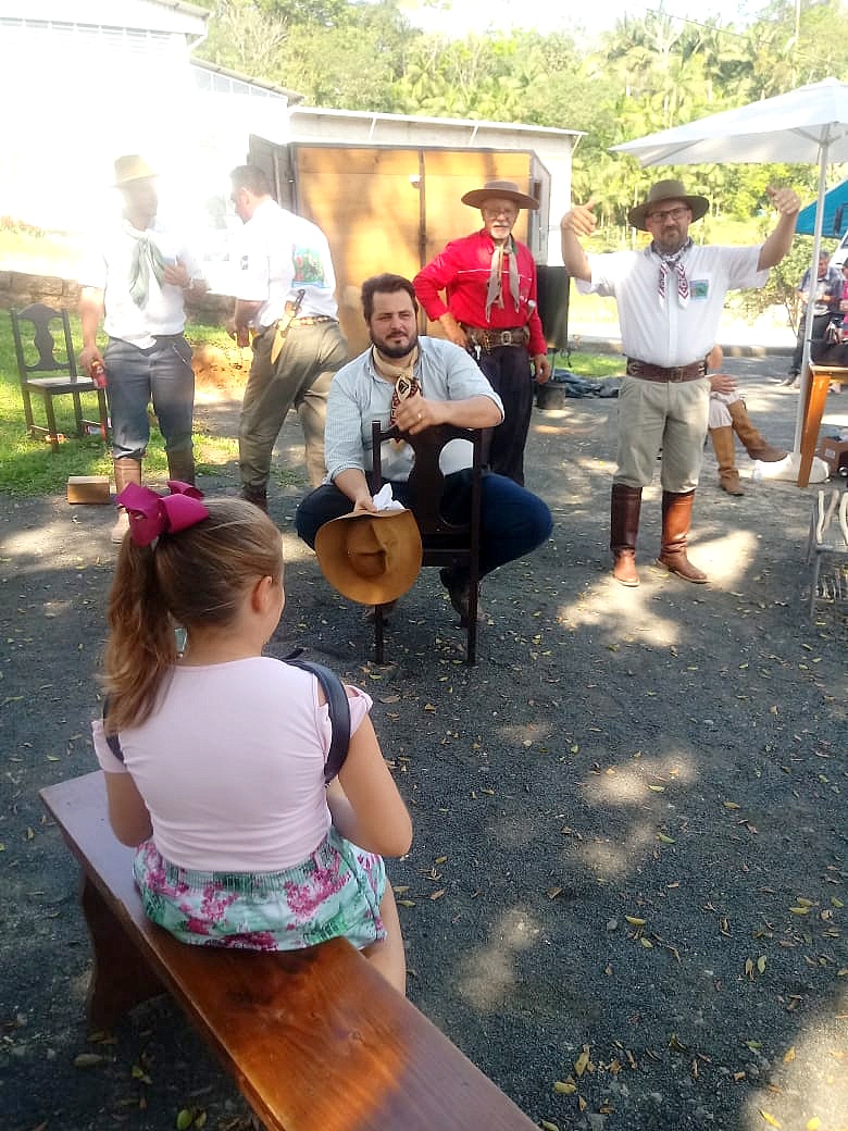 Moradora do São Bento Baixo é destaque mirim pelo talento com a gaita