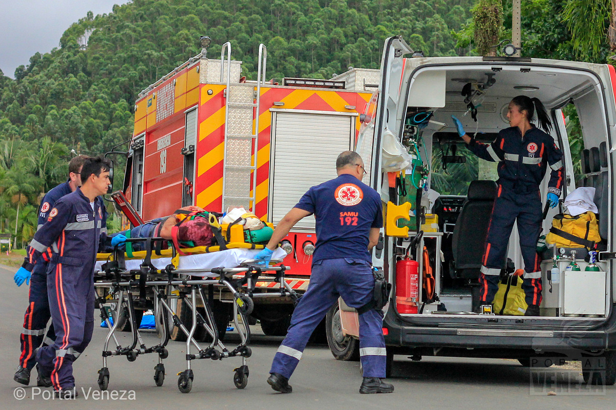 Pai e filha ficam feridos em grave acidente no interior de Nova Veneza 5 Pai e filha ficam feridos em grave acidente no interior de Nova Veneza