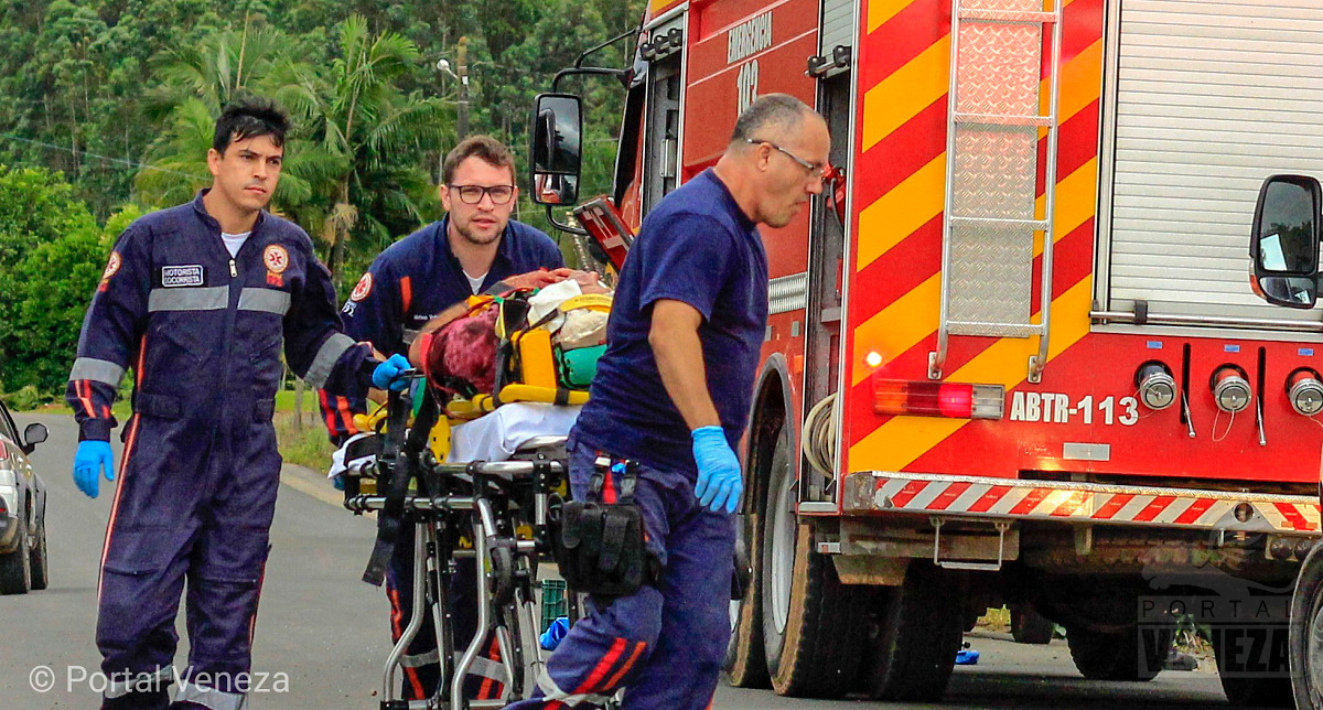 Pai e filha ficam feridos em grave acidente no interior de Nova Veneza 1 Pai e filha ficam feridos em grave acidente no interior de Nova Veneza