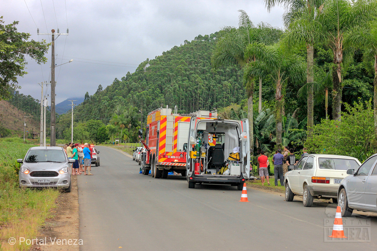 Pai e filha ficam feridos em grave acidente no interior de Nova Veneza 7 Pai e filha ficam feridos em grave acidente no interior de Nova Veneza