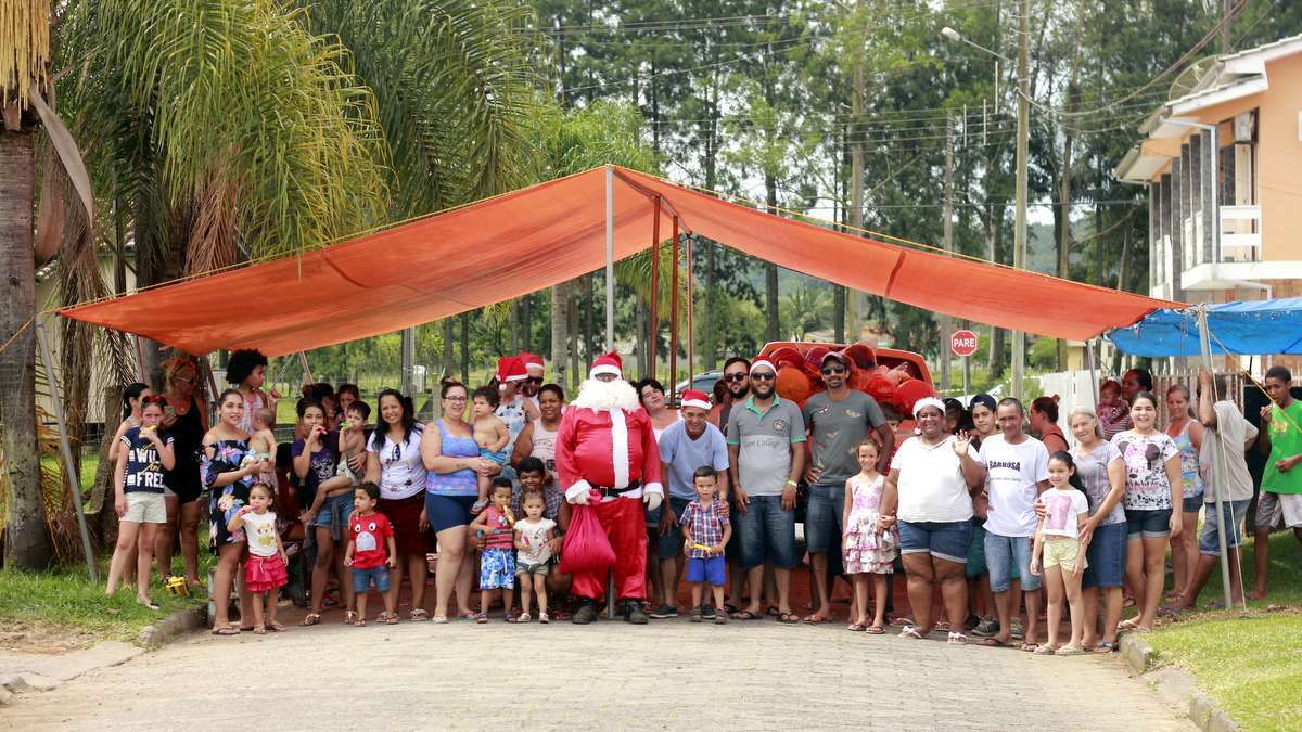 Campanha Natal Feliz precisa de doações de doces e brinquedos