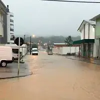 Nova Veneza registra vários pontos de alagamento após chuva intensa