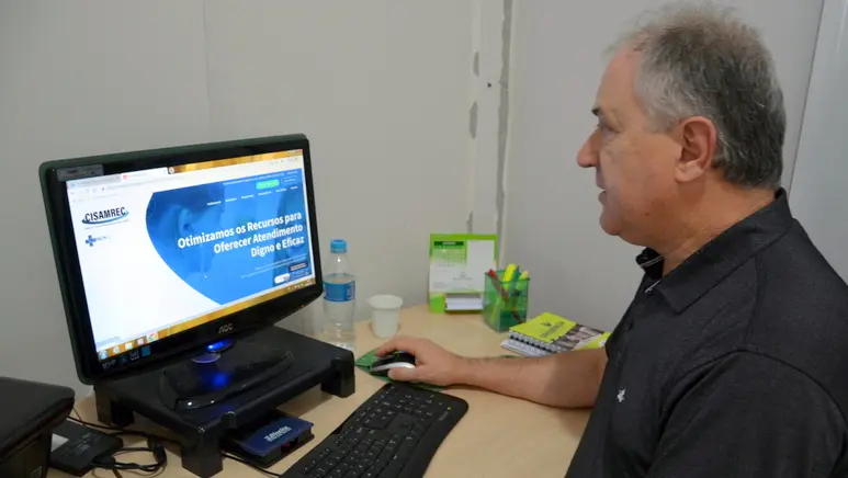 Prefeito Dimas deixa a presidência do Cisamrec e lança site