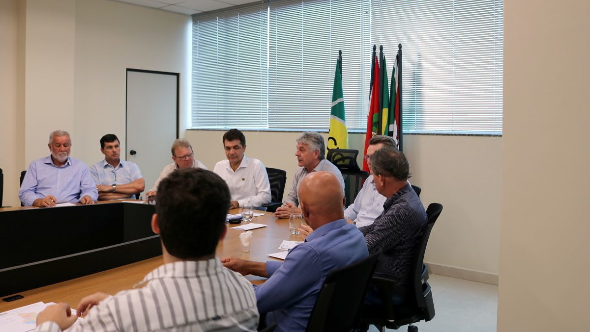 Prefeitos e empresários buscam estratégias para atrair investidores à região 3 Prefeitos e empresários buscam estratégias para atrair investidores à região
