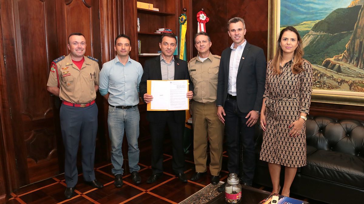 Helicóptero que atende governador fará transporte de órgãos em Santa Catarina