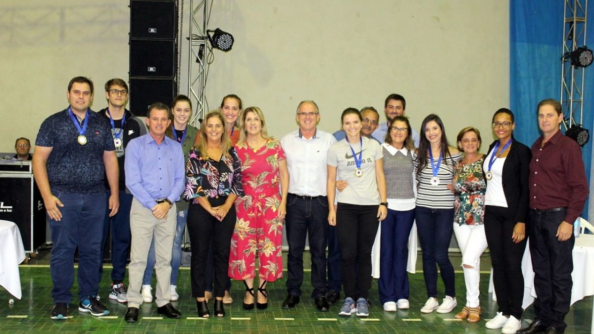 Ex-atletas do Jevs recebem homenagens em Nova Veneza