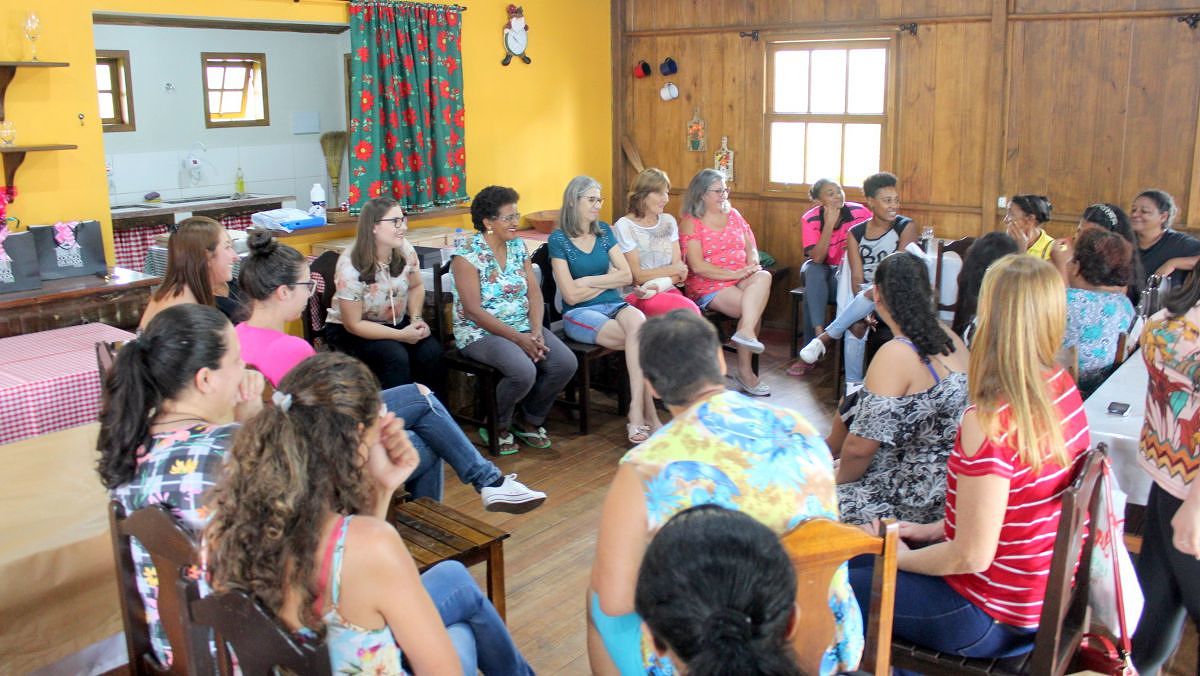 Cras de Nova Veneza realiza palestra para mulheres de famílias atendidas no município