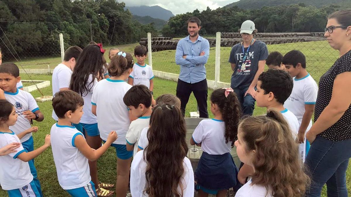 Alunos da escola Vitor Savi comemoram Dia Internacional da Água