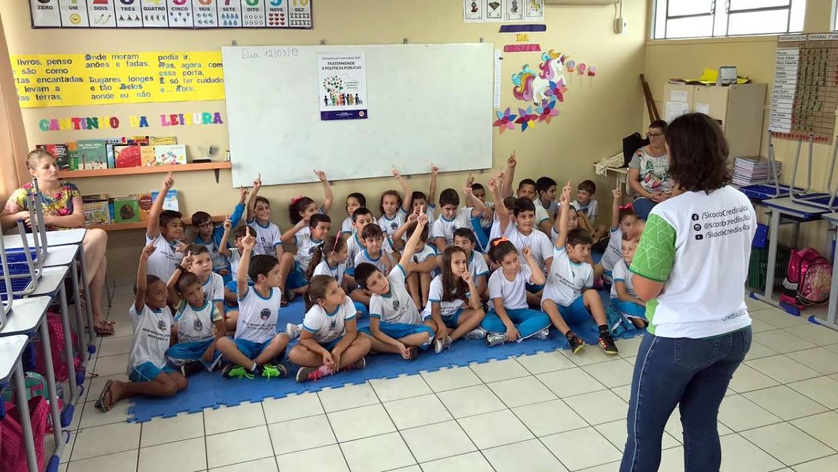 Turminha do Sulca visita à escola Vitor Savi