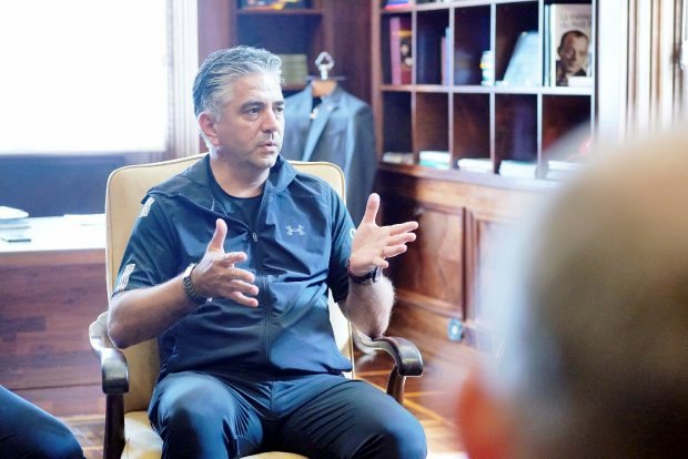 Governador apresenta Santa Catarina para representante de um dos maiores grupos internacionais de Turismo