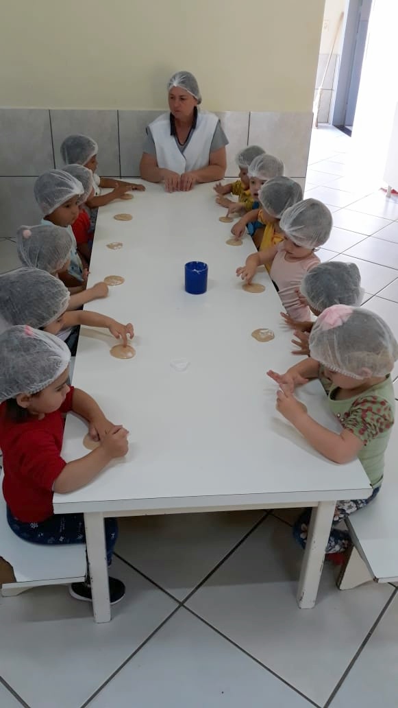 C.E. Nonna Angelina Nazari promove projeto "Páscoa, alimentação e sentido"