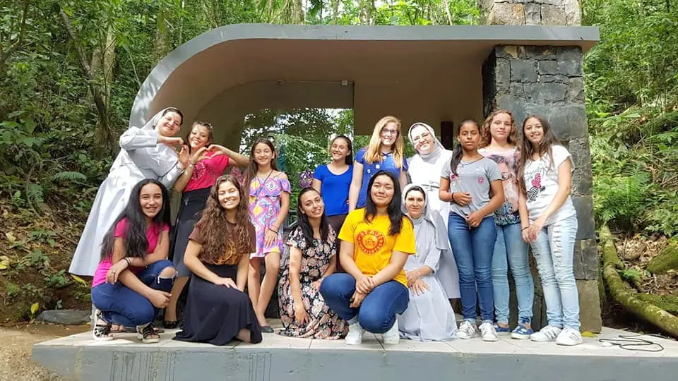 Irmãs Beneditinas convidam meninas para o 2º ENVOC