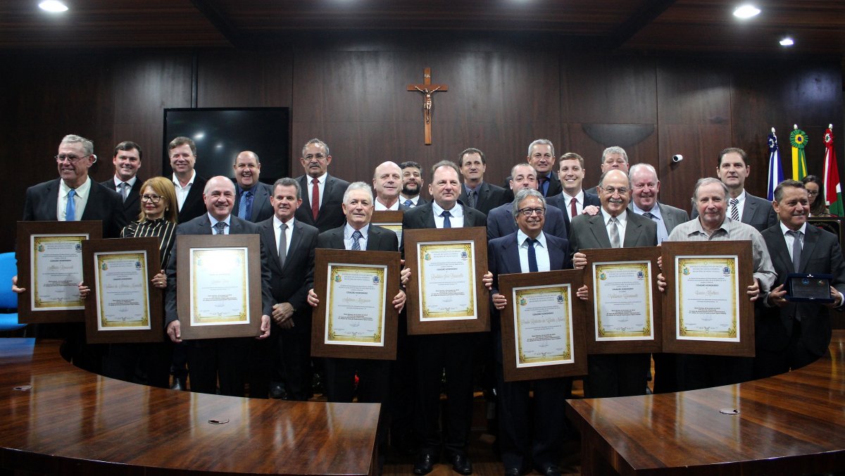 Títulos de Cidadão Honorário são entregues no legislativo de Nova Veneza  