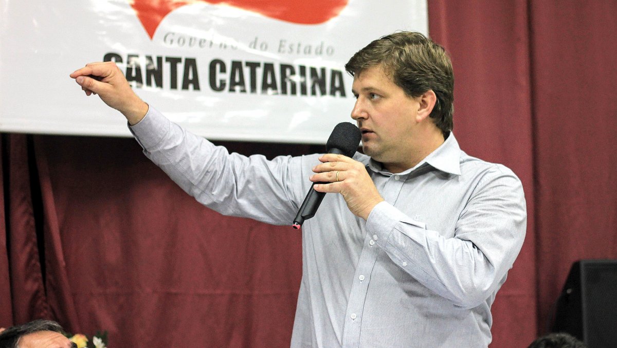 Ex-prefeito Evandro Gava se manifesta sobre notificação da Receita Federal