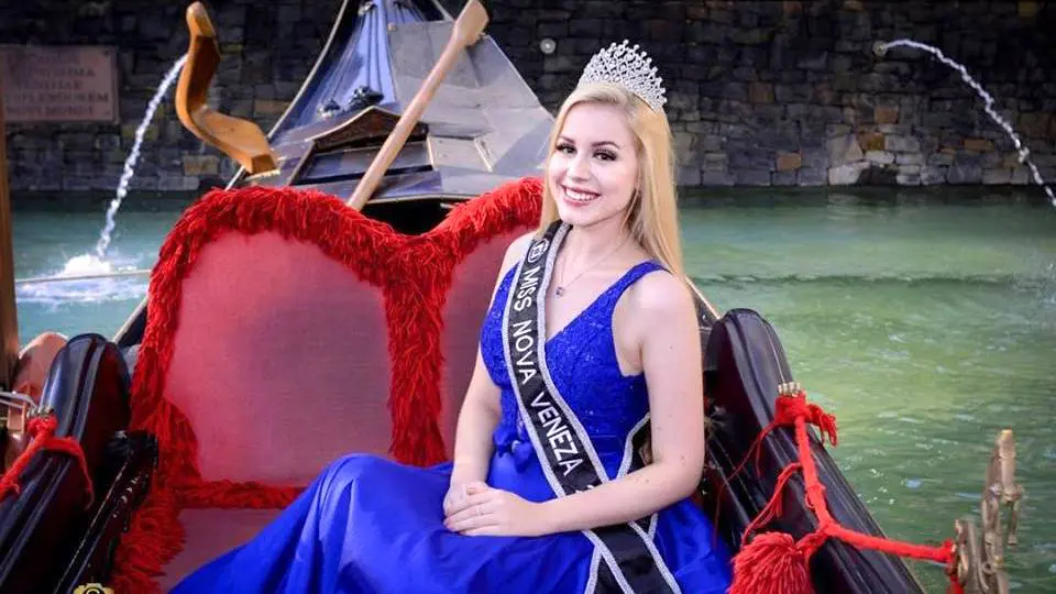 Karini Michels disputa título de Miss Santa Catarina